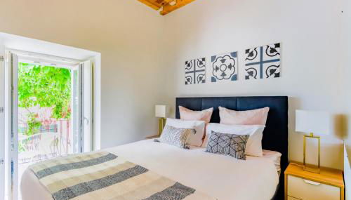 Lisbon Charm with Private Balcony - Casa da Graça - Foto 2