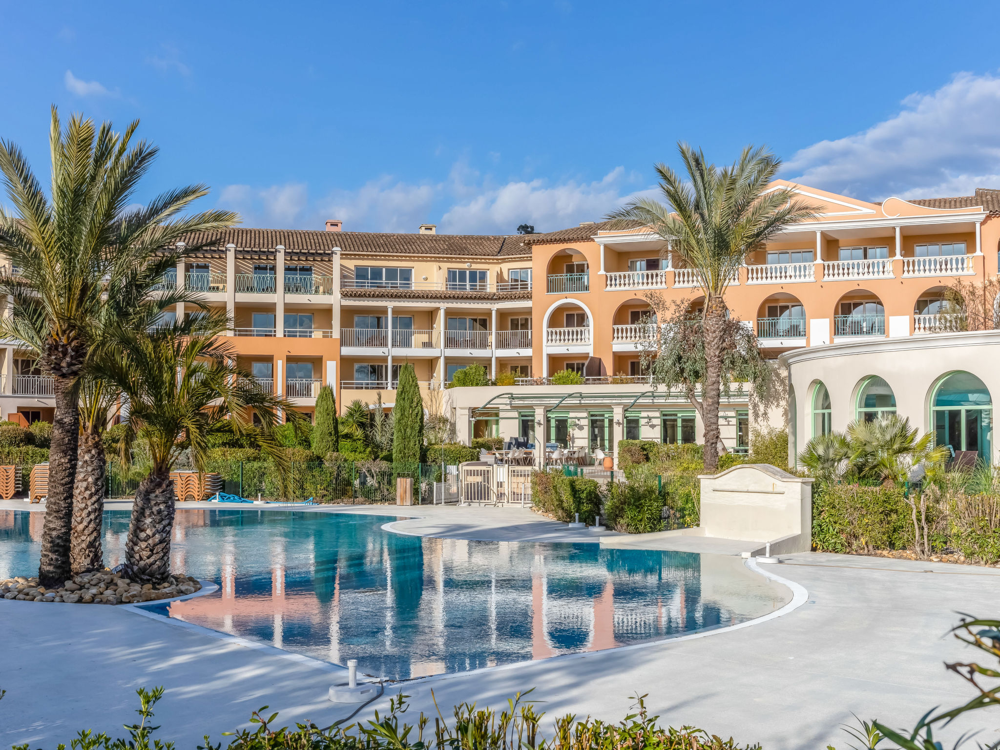 Photo 2 - Appartement de 1 chambre à Roquebrune-sur-Argens avec piscine et vues à la mer