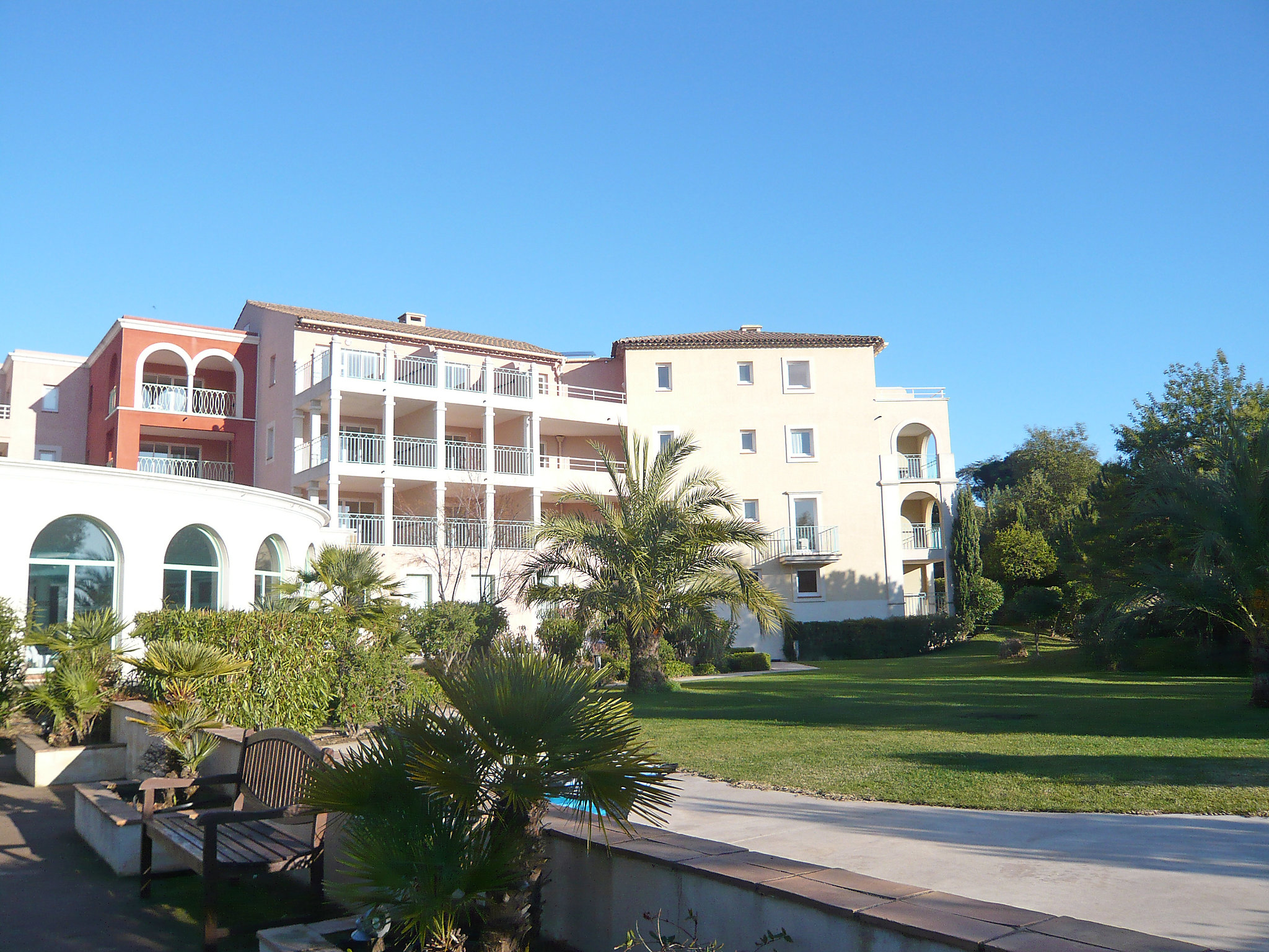 Foto 14 - Apartamento de 1 quarto em Roquebrune-sur-Argens com piscina e vistas do mar