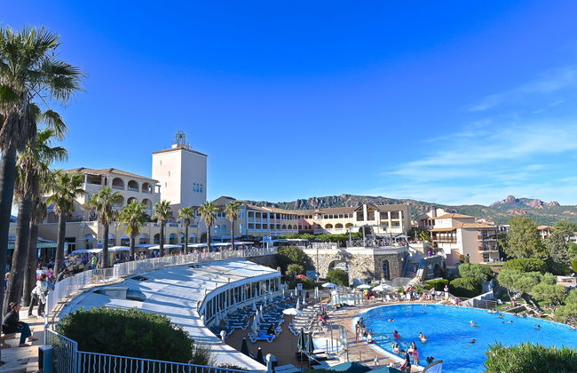 Apartamento de 1 quarto em Saint-Raphaël com piscina e jardim - Foto 48