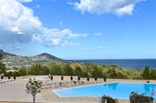 Foto 42 - Apartamento de 1 quarto em Saint-Raphaël com piscina e vistas do mar