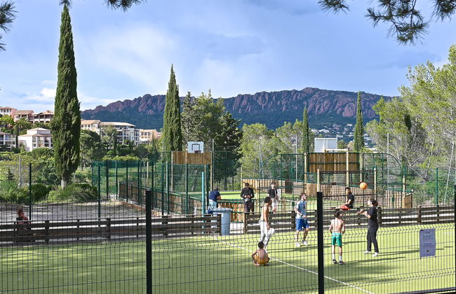 Apartamento de 1 quarto em Saint-Raphaël com piscina e jardim - Foto 31