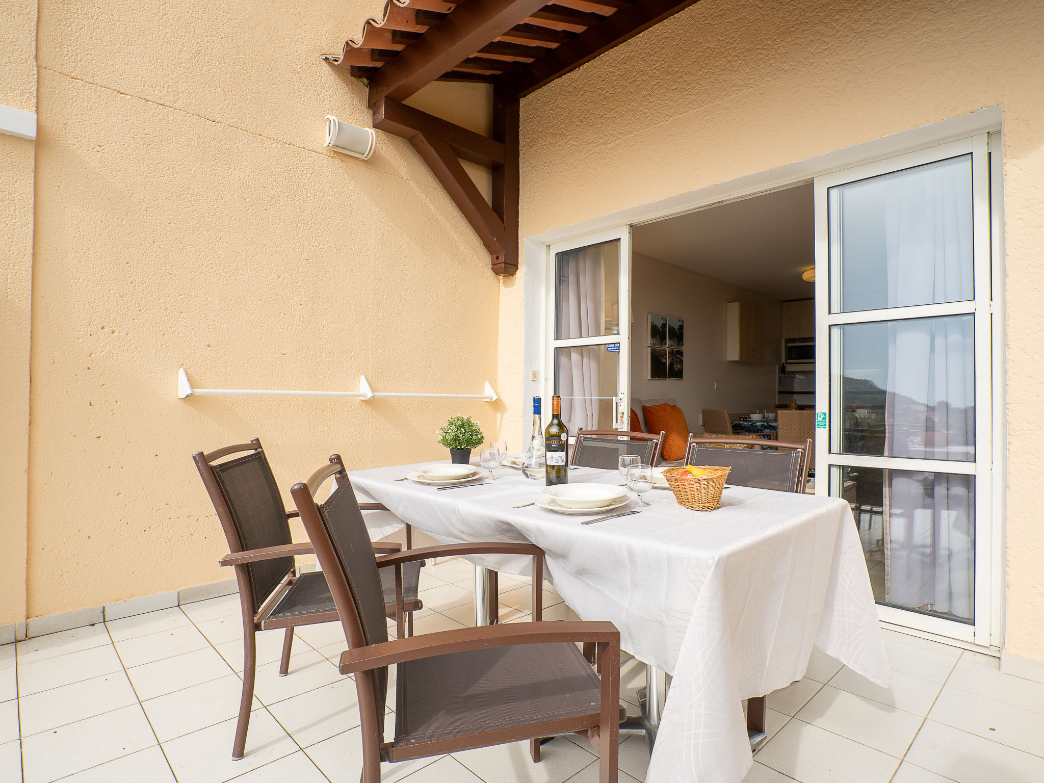 Foto 18 - Appartamento con 1 camera da letto a Saint-Raphaël con piscina e vista mare