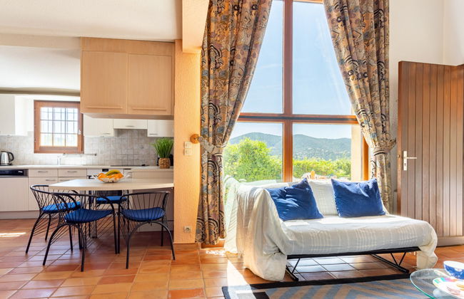 Casa de 4 quartos em La Londe-les-Maures com piscina e jardim - Foto 8