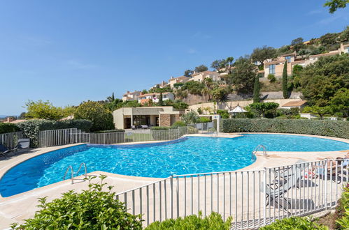 Foto 5 - Casa con 3 camere da letto a La Londe-les-Maures con piscina e giardino