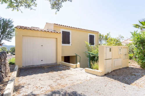 Foto 21 - Casa con 3 camere da letto a La Londe-les-Maures con piscina e vista mare