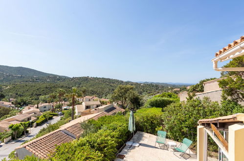 Foto 2 - Casa con 3 camere da letto a La Londe-les-Maures con piscina e vista mare