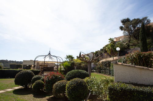 Photo 22 - Maison de 3 chambres à La Londe-les-Maures avec piscine et vues à la mer