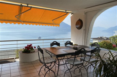 Photo 2 - 3 bedroom Apartment in Brissago with garden and mountain view