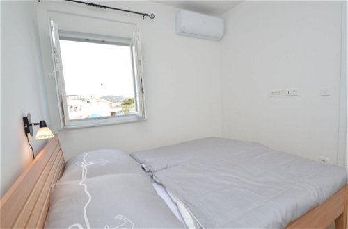 Foto 10 - Appartamento con 1 camera da letto a Tisno con vista mare