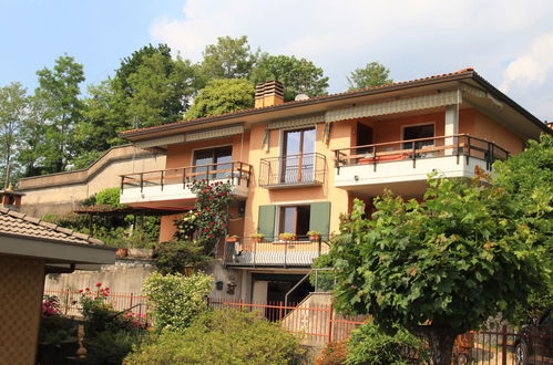 Photo 2 - 2 bedroom Apartment in Luino with garden and terrace