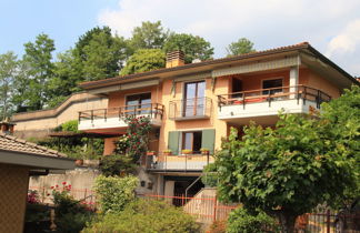 Foto 2 - Apartamento de 2 quartos em Luino com terraço e vista para a montanha