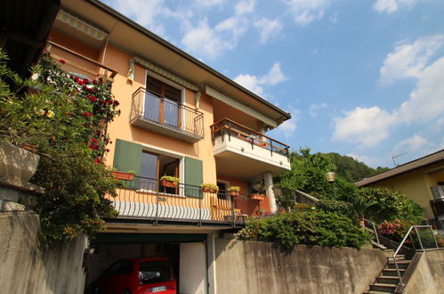 Photo 30 - Appartement de 2 chambres à Luino avec jardin et terrasse