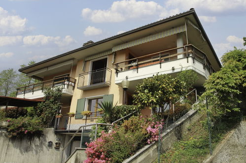 Photo 3 - Appartement de 2 chambres à Luino avec jardin et terrasse