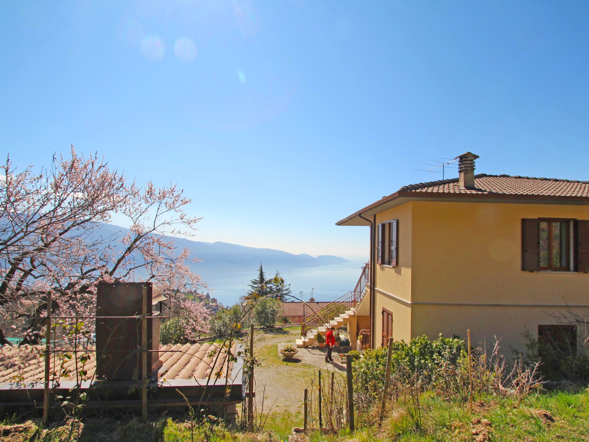 Foto 1 - Appartamento con 3 camere da letto a Tignale con vista sulle montagne