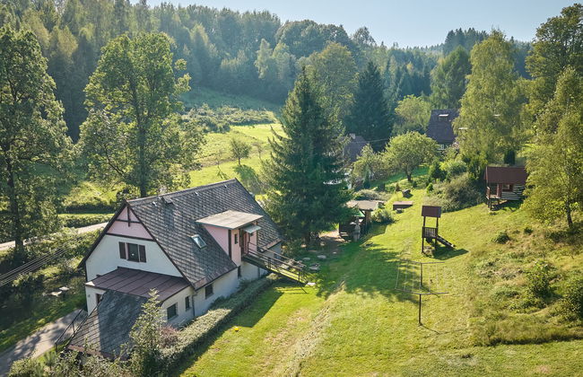 Casa de 3 quartos em Stárkov com piscina e jardim - Foto 3