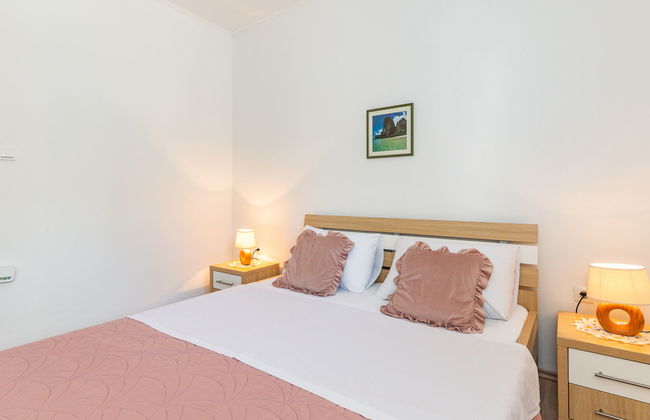 1 bedroom Apartment in Jasenice with swimming pool and garden - Photo 15