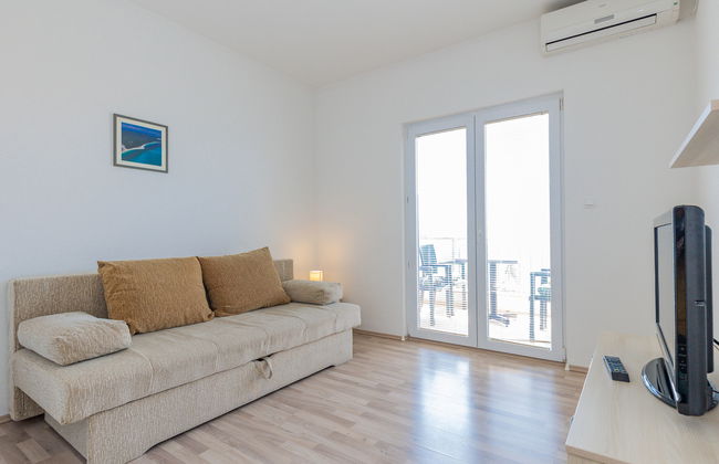 1 bedroom Apartment in Jasenice with swimming pool and garden - Photo 11