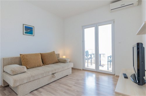Foto 11 - Apartamento de 1 quarto em Jasenice com piscina e vistas do mar