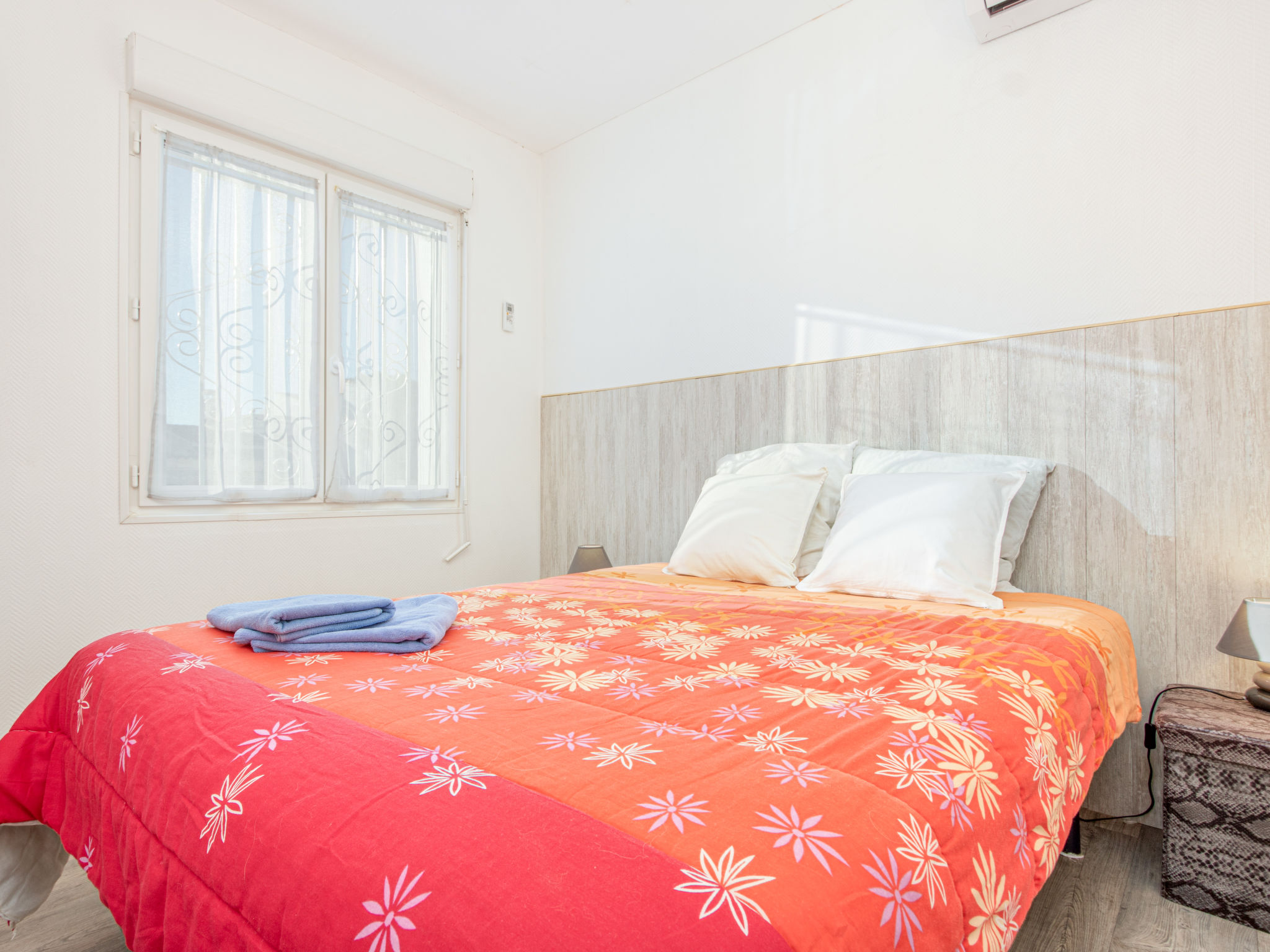 Foto 12 - Apartamento de 2 quartos em Castelló d'Empúries com terraço e vistas do mar