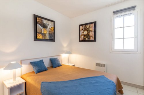 Foto 16 - Appartamento con 2 camere da letto a Saint-Raphaël con piscina e vista mare