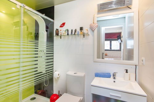Foto 15 - Apartamento de 3 quartos em Lloret de Mar com piscina e vistas do mar