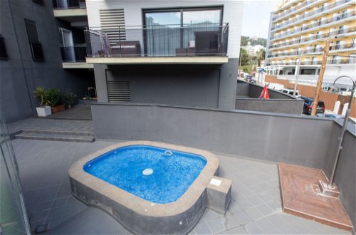 Foto 19 - Apartamento de 3 quartos em Lloret de Mar com piscina e vistas do mar