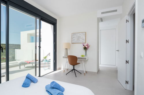 Foto 13 - Appartamento con 3 camere da letto a Estepona con piscina e vista mare