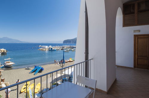 Foto 5 - Apartment mit 1 Schlafzimmer in Sorrento mit blick aufs meer