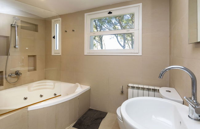 Casa de 8 quartos em Pals com piscina privada e jardim - Foto 28