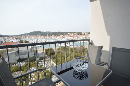 Photo 2 - 1 bedroom Apartment in Tisno with terrace and sea view