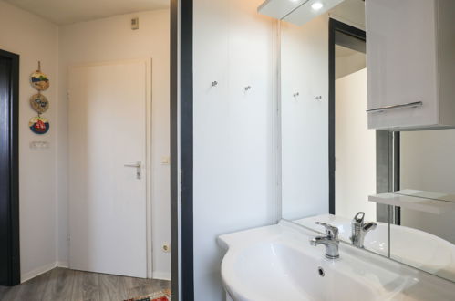 Foto 20 - Appartamento con 2 camere da letto a Cuxhaven con sauna e vista mare