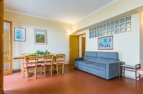 Foto 9 - Apartment mit 2 Schlafzimmern in Lamporecchio mit schwimmbad und terrasse