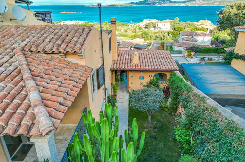 Photo 3 - Maison de 4 chambres à Arzachena avec jardin et vues à la mer