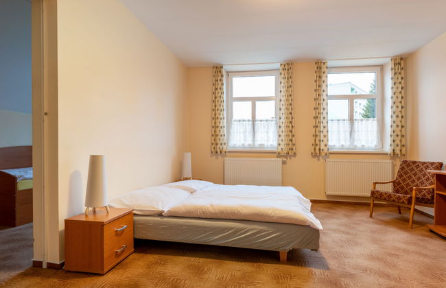 Apartamento de 10 quartos em Desná - Foto 14
