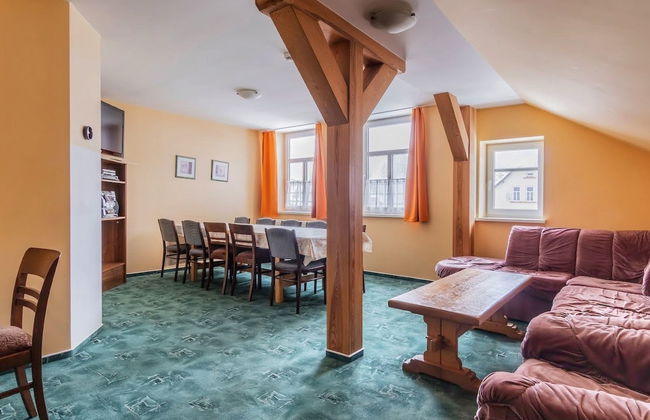 Apartamento de 10 quartos em Desná - Foto 1