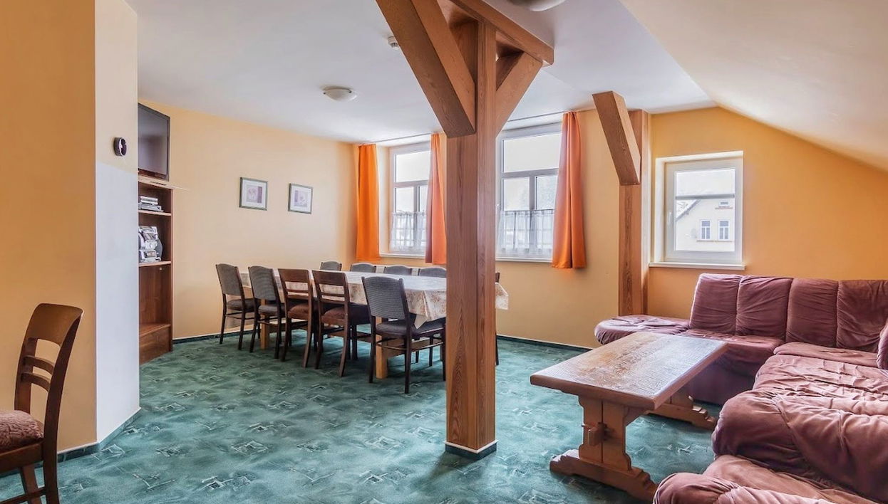 Apartamento de 10 quartos em Desná - Foto 1
