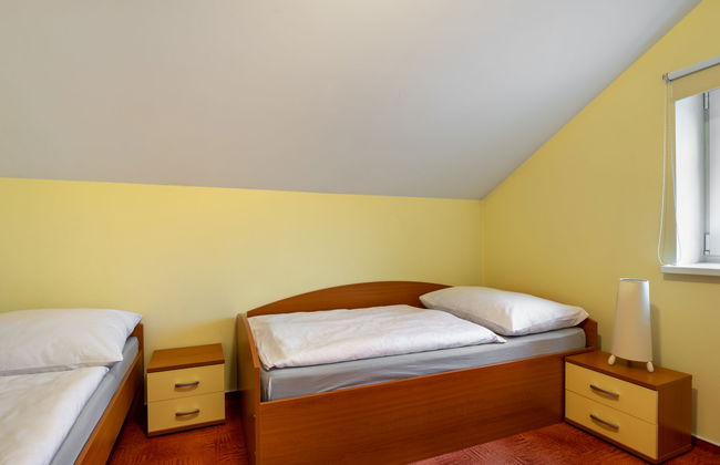 Apartamento de 10 quartos em Desná - Foto 18