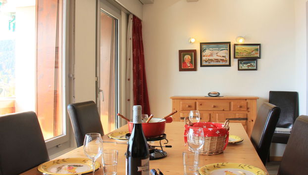3 bedroom Apartment in Ollon with swimming pool and sauna - Photo 3