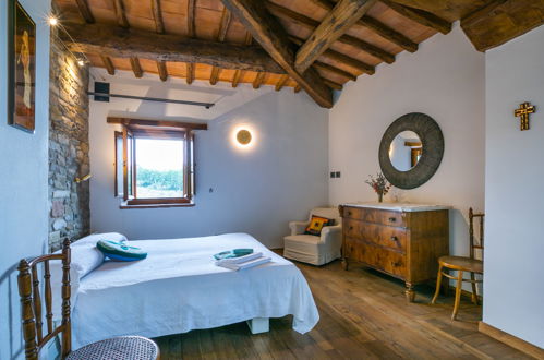 Photo 30 - 6 bedroom House in Greve in Chianti with private pool and garden