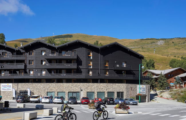Apartamento de 4 quartos em Les Deux Alpes com piscina e jardim - Foto 1