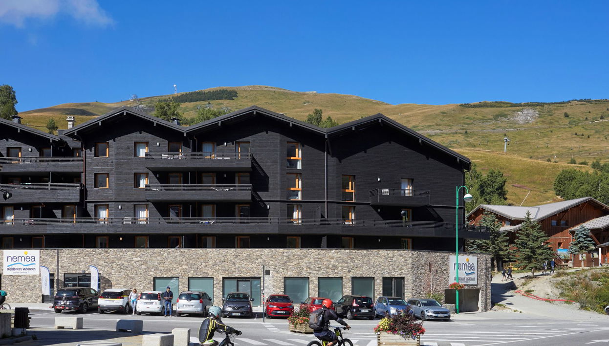 Apartamento de 2 quartos em Les Deux Alpes com piscina e jardim - Foto 1