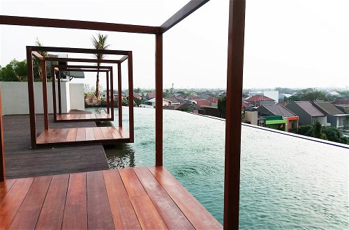 Photo 14 - Comfy and Modern 2BR Grand Kamala Lagoon Apartment