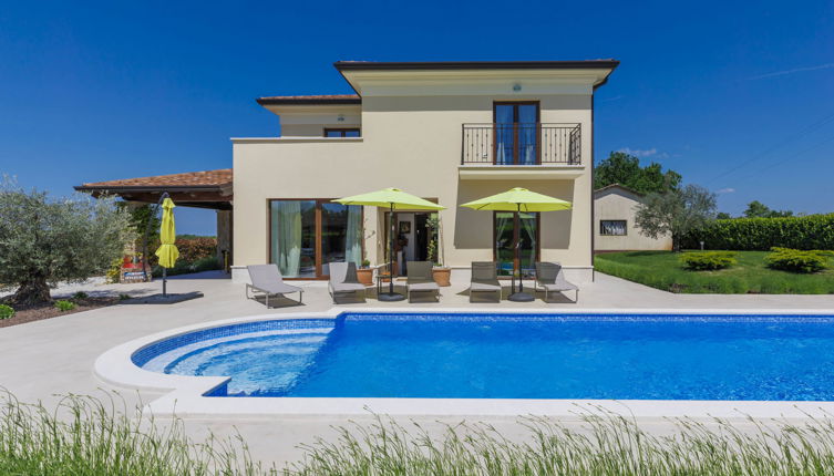 Foto 1 - Casa de 4 quartos em Višnjan com piscina privada e vistas do mar