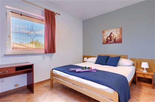 Foto 25 - Appartamento con 2 camere da letto a Labin con piscina e vista mare