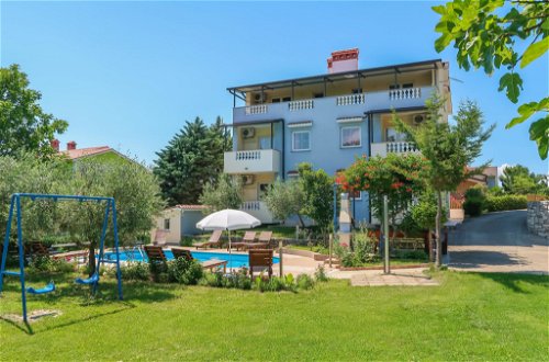 Foto 15 - Apartamento de 2 quartos em Labin com piscina e vistas do mar