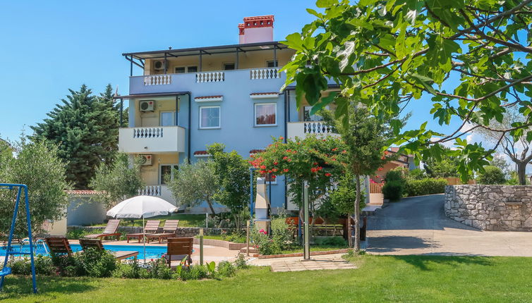 Photo 1 - Appartement de 2 chambres à Labin avec piscine et jardin