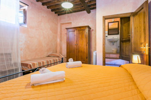 Photo 24 - 3 bedroom Apartment in Greve in Chianti with swimming pool and garden