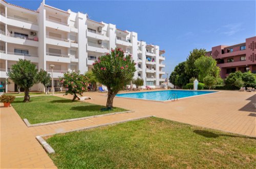 Foto 2 - Appartamento con 2 camere da letto a Albufeira con piscina e vista mare