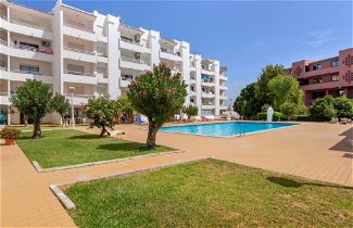 Foto 2 - Apartamento de 2 habitaciones en Albufeira con piscina y vistas al mar